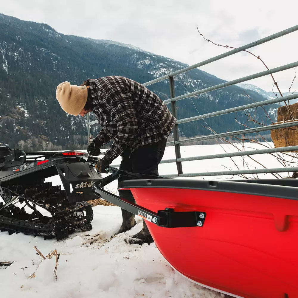 Traîneau utilitaire Trek Sport 94 avec patins, attelage de remorquage et housse de voyage